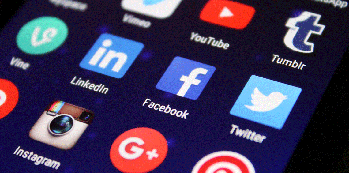 Link Tesi de Fi de Grau: Acomiadament i xarxes socials. Dret públic i noves tecnologies